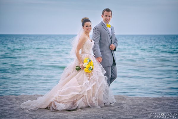 Read more about the article Seven Wedding Photography Tips for Brides.