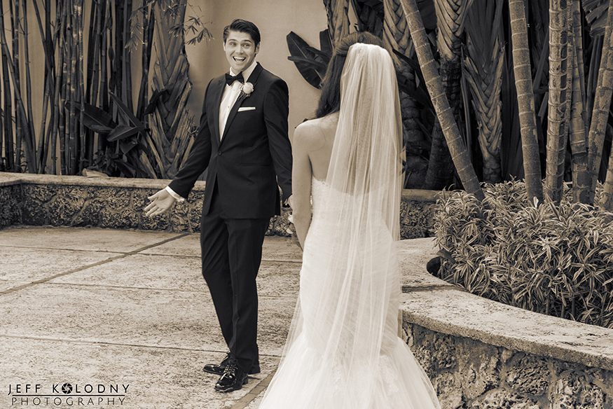 The grooms expression during the first look is amazing.